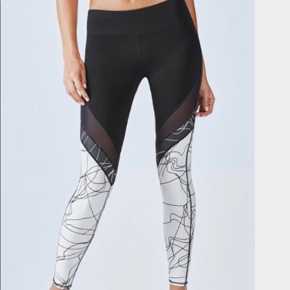 Black & white leggings